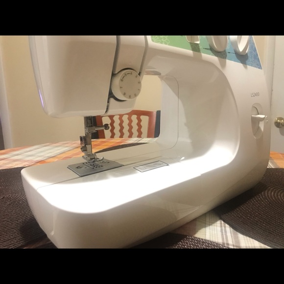 Brother Sewing Machine. - Picture 3 of 8